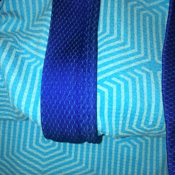 Under Armour hooded Royal blue mesh teal lined athletic jacket with thumb grips - Picture 5 of 5